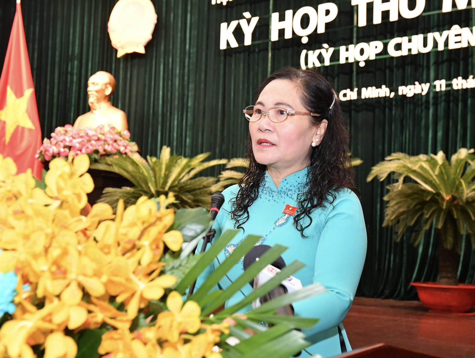 Đồng chí Nguyễn Thị Lệ phát biểu tại kỳ họp (Ảnh: Việt Dũng).